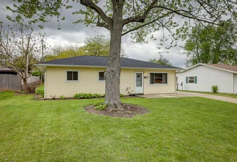 Well Equipped Dayton Home: 5 Mi To University!