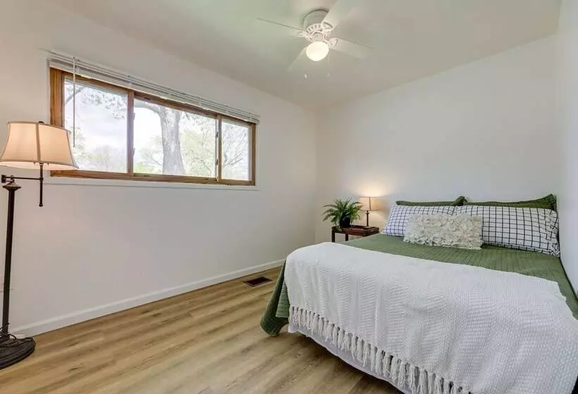 Well Equipped Dayton Home: 5 Mi To University!