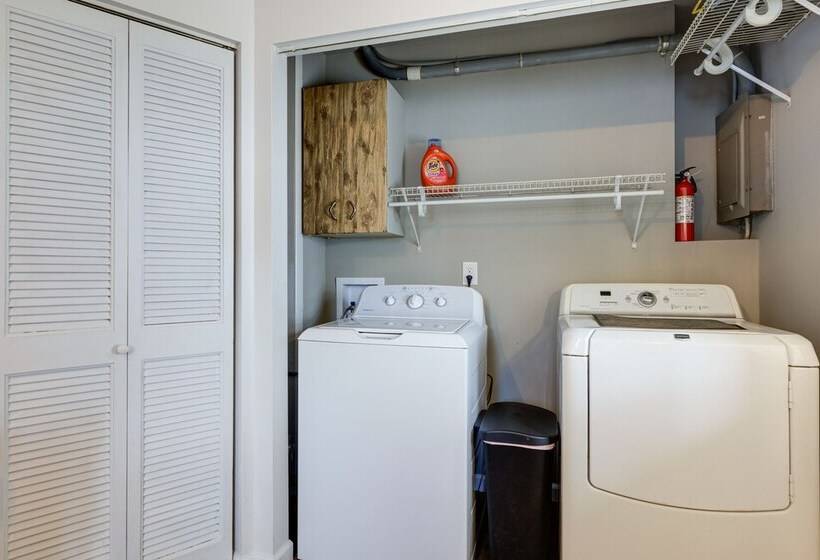 Well Equipped Dayton Home: 5 Mi To University!