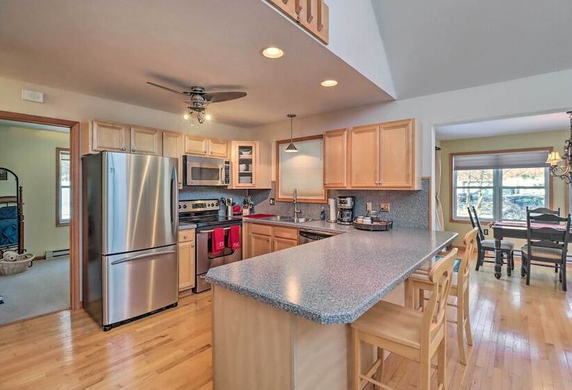 Large Deck & Pool Access: Albrightsville Home