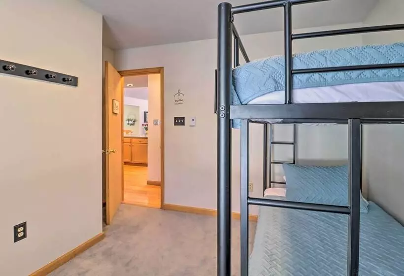 Large Deck & Pool Access: Albrightsville Home