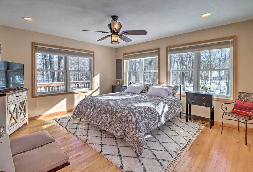 Large Deck & Pool Access: Albrightsville Home