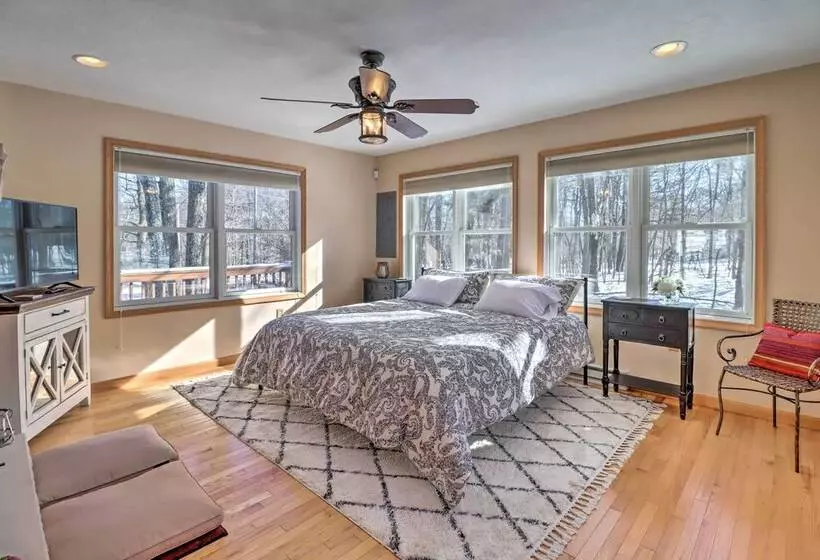 Large Deck & Pool Access: Albrightsville Home