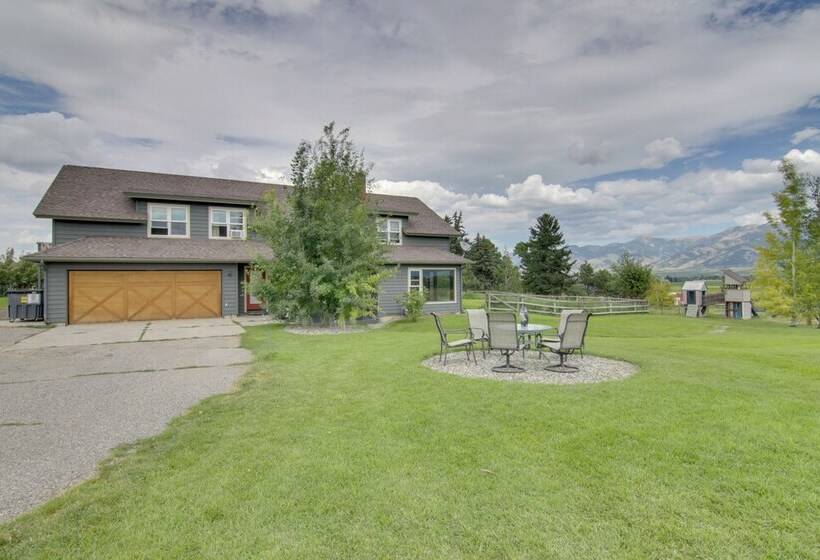 Bozeman Home On 11 Acres W/ Mountain Views!
