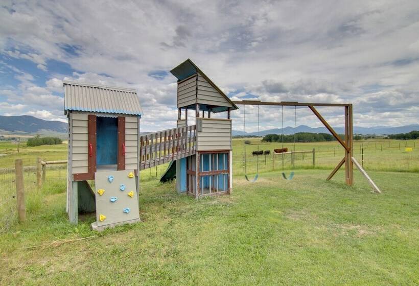 Bozeman Home On 11 Acres W/ Mountain Views!