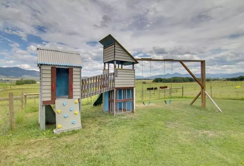 Bozeman Home On 11 Acres W/ Mountain Views!