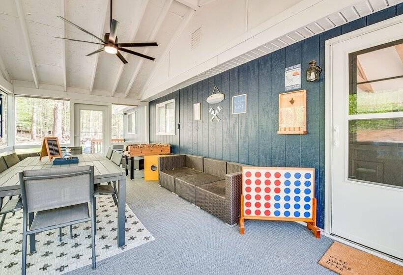 Bright Pocono Lake Home W/ Community Amenities!