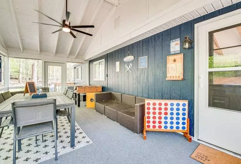 Bright Pocono Lake Home W/ Community Amenities!