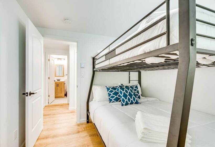 Bright Pocono Lake Home W/ Community Amenities!