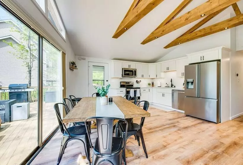 Bright Pocono Lake Home W/ Community Amenities!