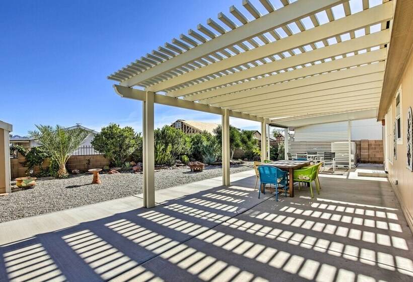 Bright Yuma Home W/ Spacious Yard & Patio!