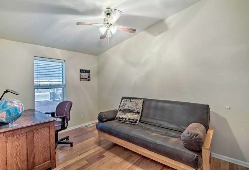 Bright Yuma Home W/ Spacious Yard & Patio!