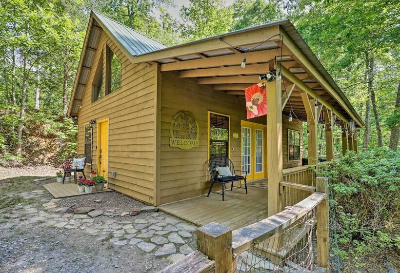 Bumblebee Cottage Murphy Retreat W/ Hot Tub