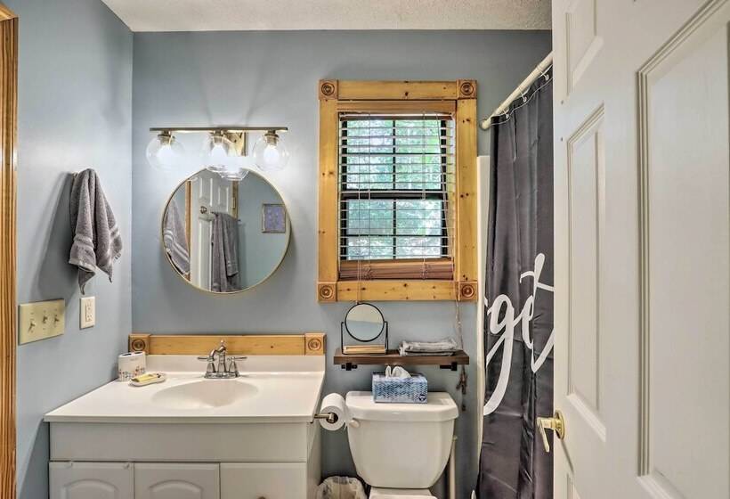 Bumblebee Cottage Murphy Retreat W/ Hot Tub