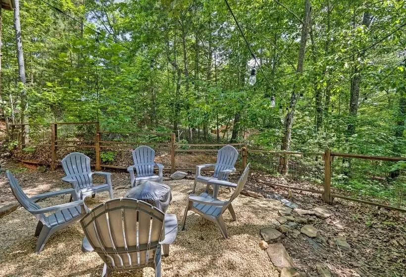 Bumblebee Cottage  Murphy Retreat W/ Hot Tub