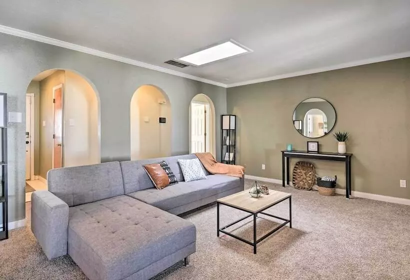 Charming Clovis Home W/ Covered Patio!