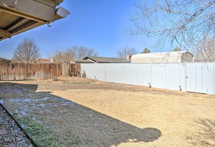 Charming Clovis Home W/ Covered Patio!