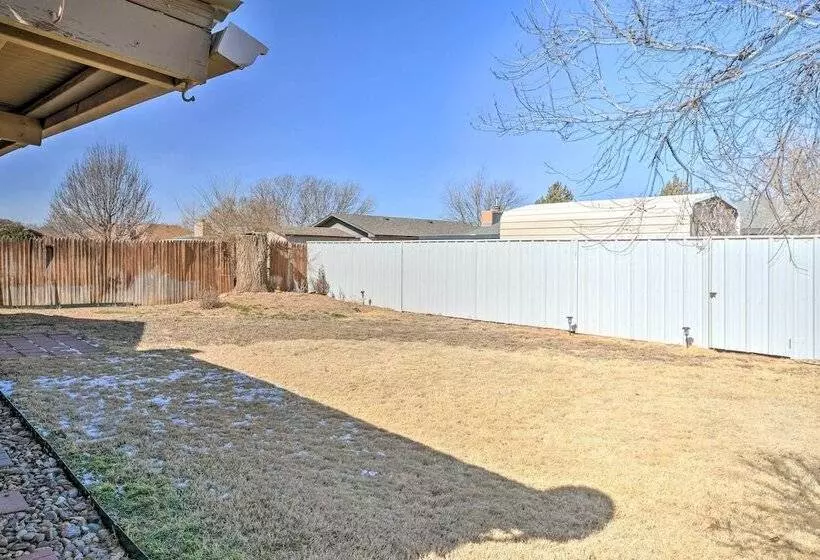 Charming Clovis Home W/ Covered Patio!