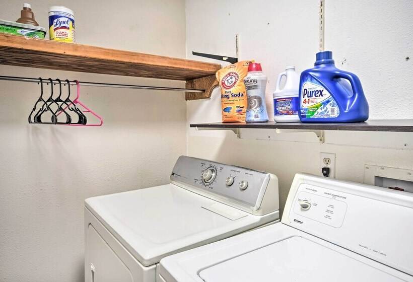 Charming Clovis Home W/ Covered Patio!