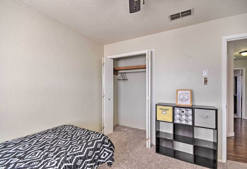 Charming Clovis Home W/ Covered Patio!