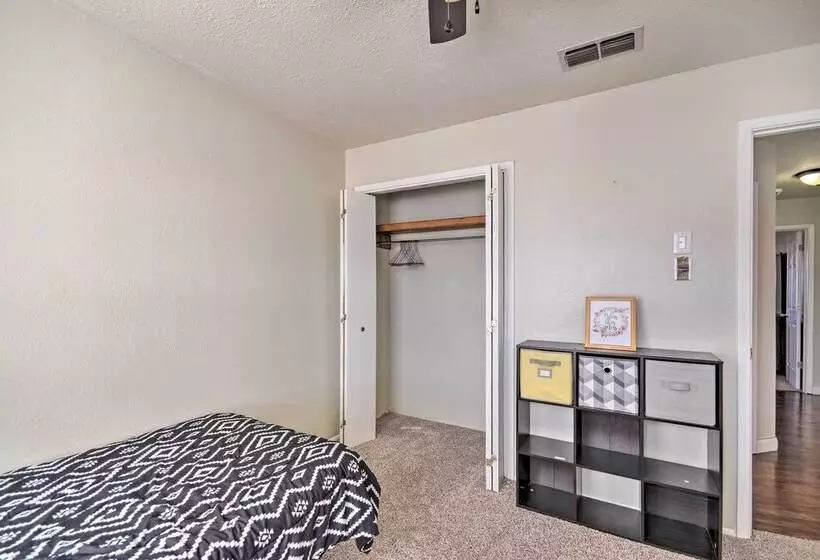 Charming Clovis Home W/ Covered Patio!