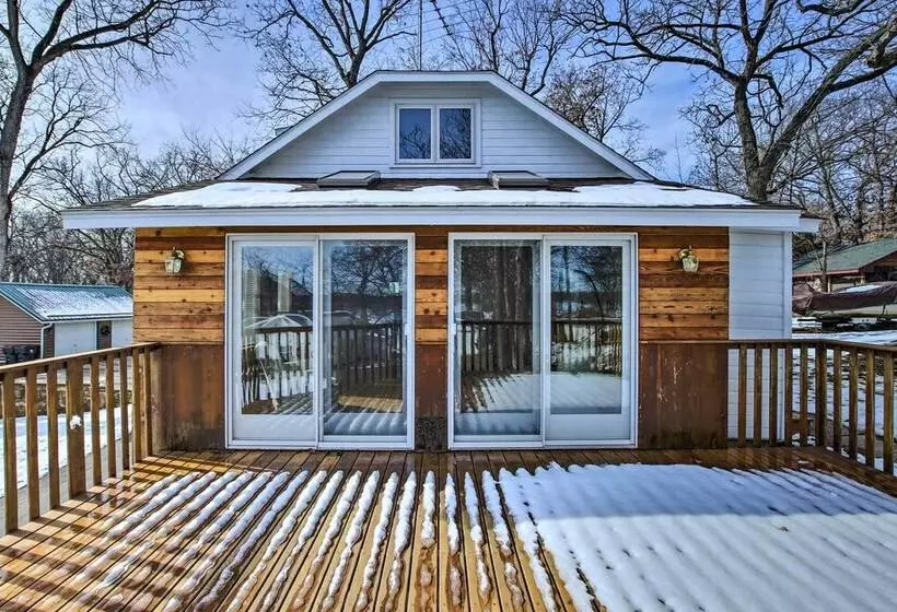 Charming Lake Ripley Cottage W/ Water View!