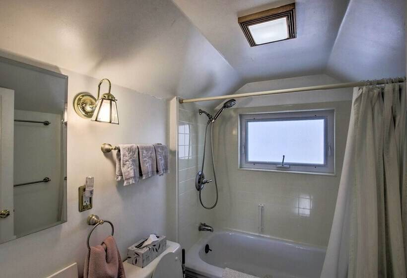 Charming Lake Ripley Cottage W/ Water View!