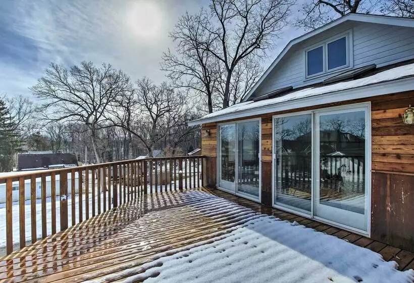 Charming Lake Ripley Cottage W/ Water View!