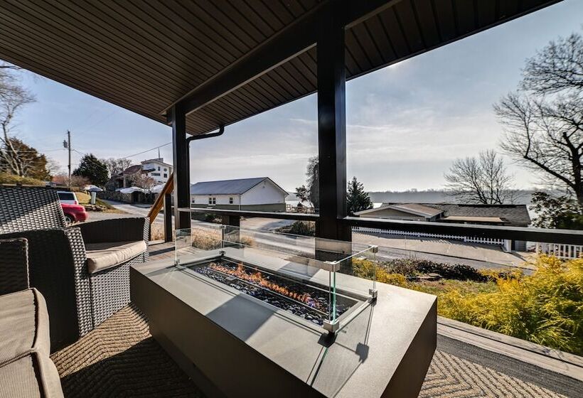 Charming Ohio River Home With Water Views & Porch!