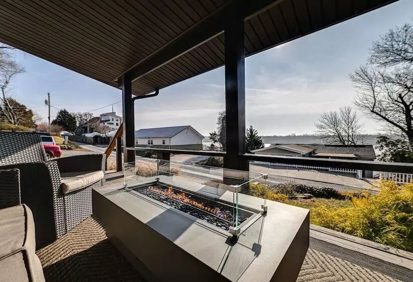 Charming Ohio River Home With Water Views & Porch!