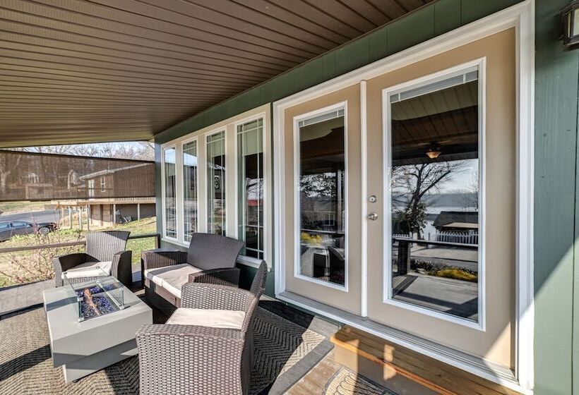 Charming Ohio River Home With Water Views & Porch!