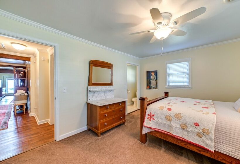 Charming Ohio River Home With Water Views & Porch!