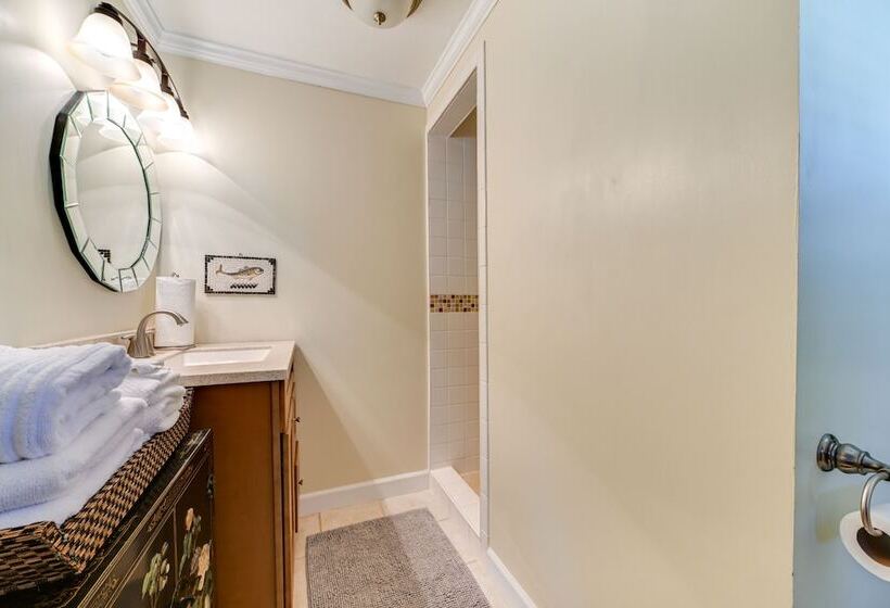 Charming Ohio River Home With Water Views & Porch!