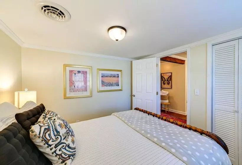 Charming Ohio River Home With Water Views & Porch!