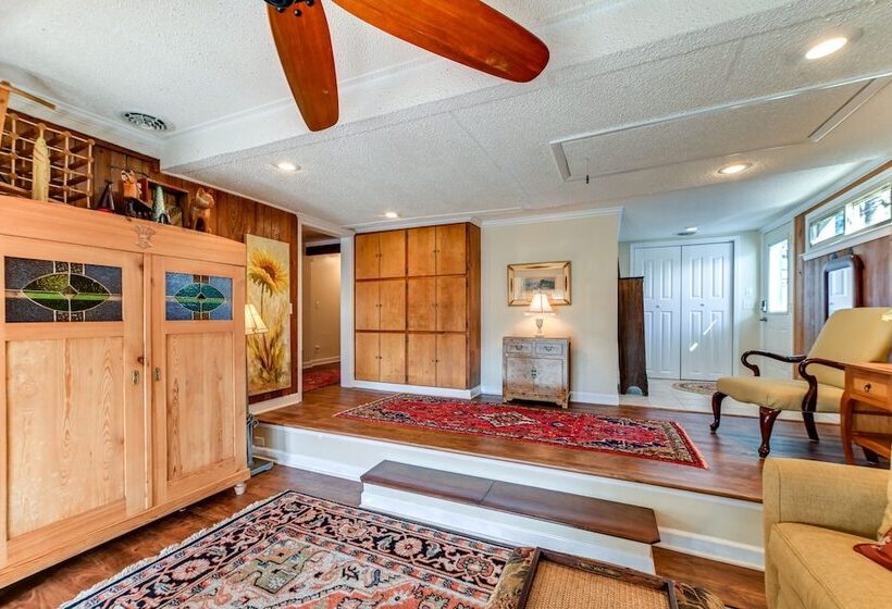 Charming Ohio River Home With Water Views & Porch!