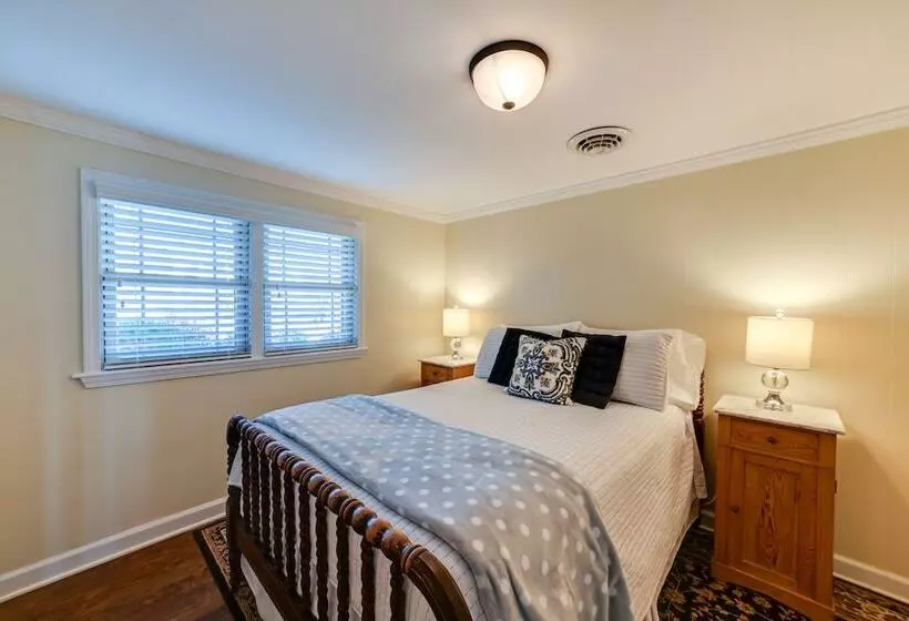 Charming Ohio River Home With Water Views & Porch!