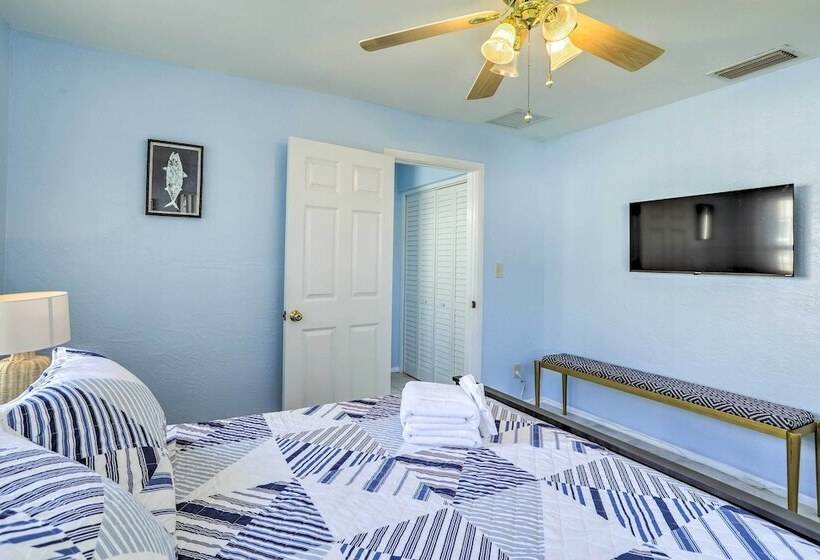 Coastal Seminole Home < 2 Mi To Ocean Access!