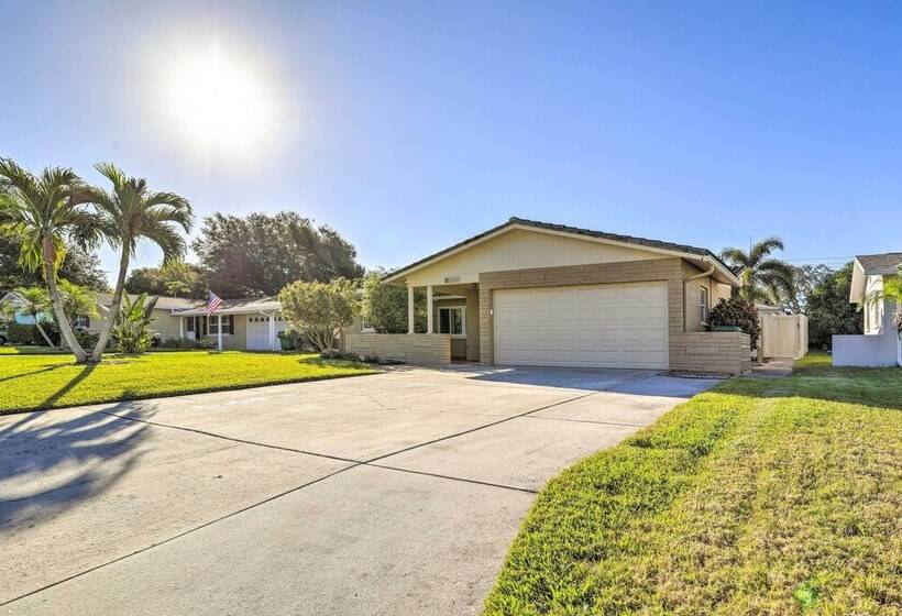 Coastal Seminole Home < 2 Mi To Ocean Access!