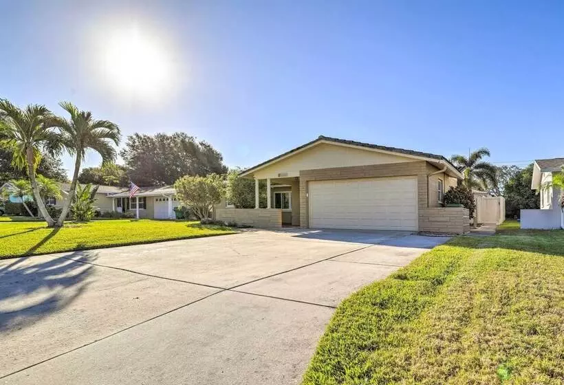 Coastal Seminole Home < 2 Mi To Ocean Access!