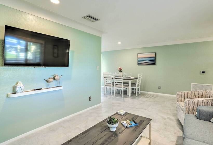 Coastal Seminole Home < 2 Mi To Ocean Access!