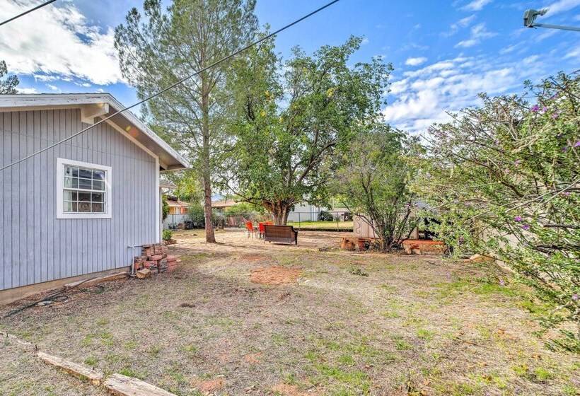 Pet Friendly Cottonwood Home W/ Mountain View!