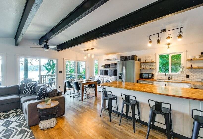 Dreamy Wooded Cabin With Private Beach & Kayaks!