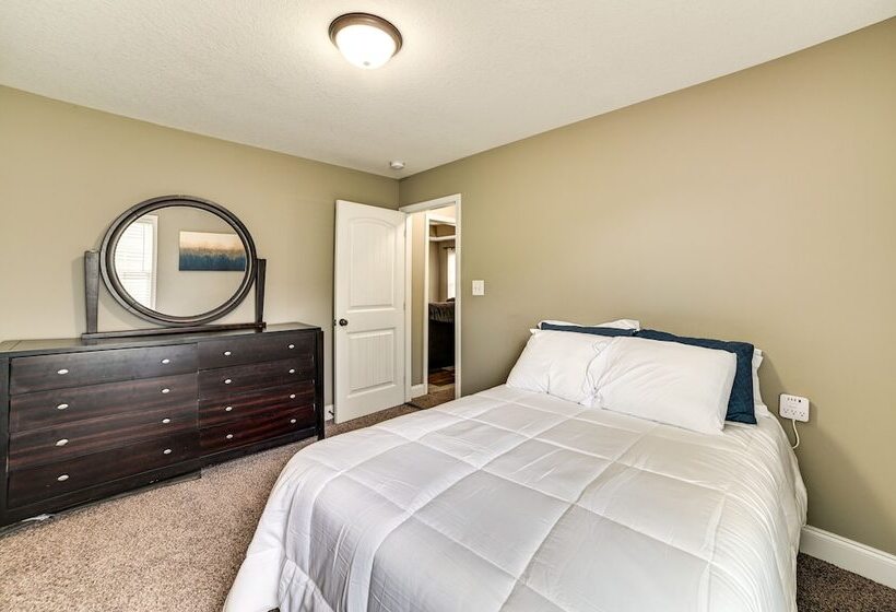 Family Friendly Home: 9 Mi To Clarksville Speedway