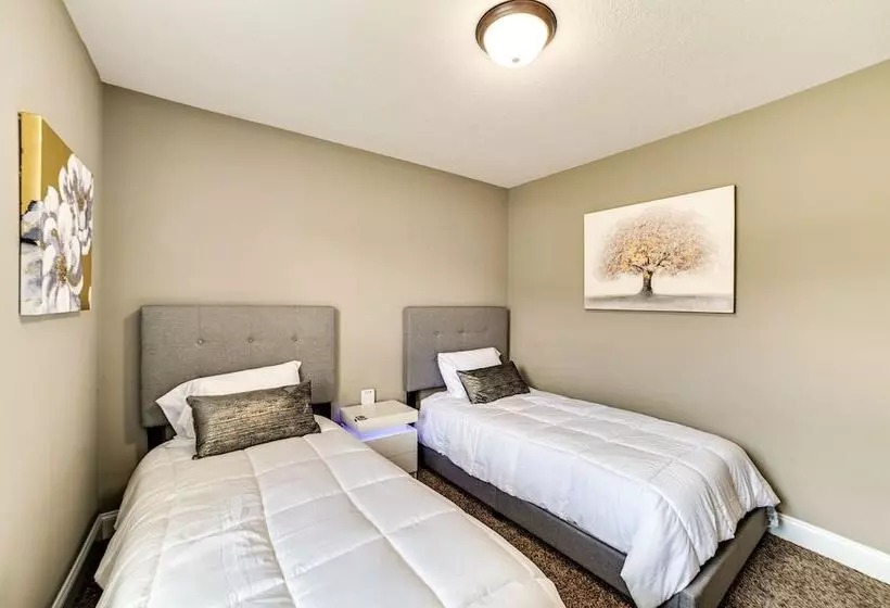 Family Friendly Home: 9 Mi To Clarksville Speedway