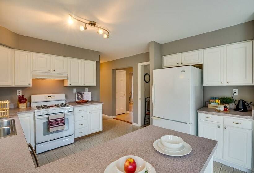 Dog Friendly Freeville Home ~ 8 Mi Cayuga Lake!