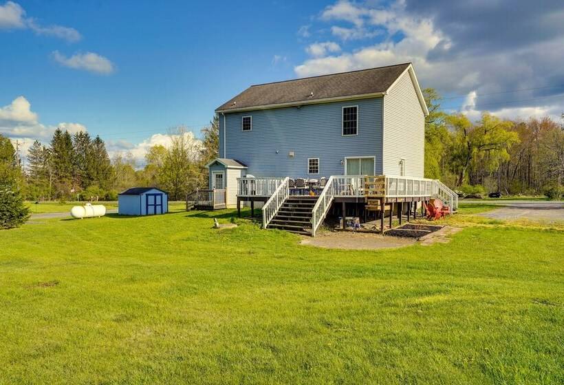 Dog Friendly Freeville Home ~ 8 Mi Cayuga Lake!