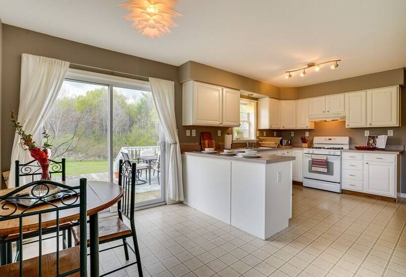 Dog Friendly Freeville Home ~ 8 Mi Cayuga Lake!