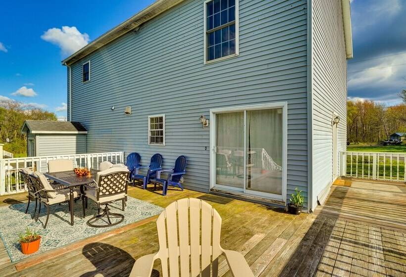 Dog Friendly Freeville Home ~ 8 Mi Cayuga Lake!