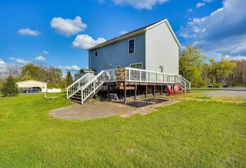 Dog Friendly Freeville Home ~ 8 Mi Cayuga Lake!