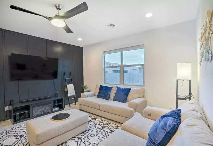 New Build Glendale Home W/ Hot Tub + Putting Green
